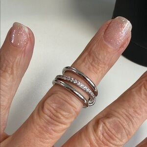 Elegant Silver Band Ring